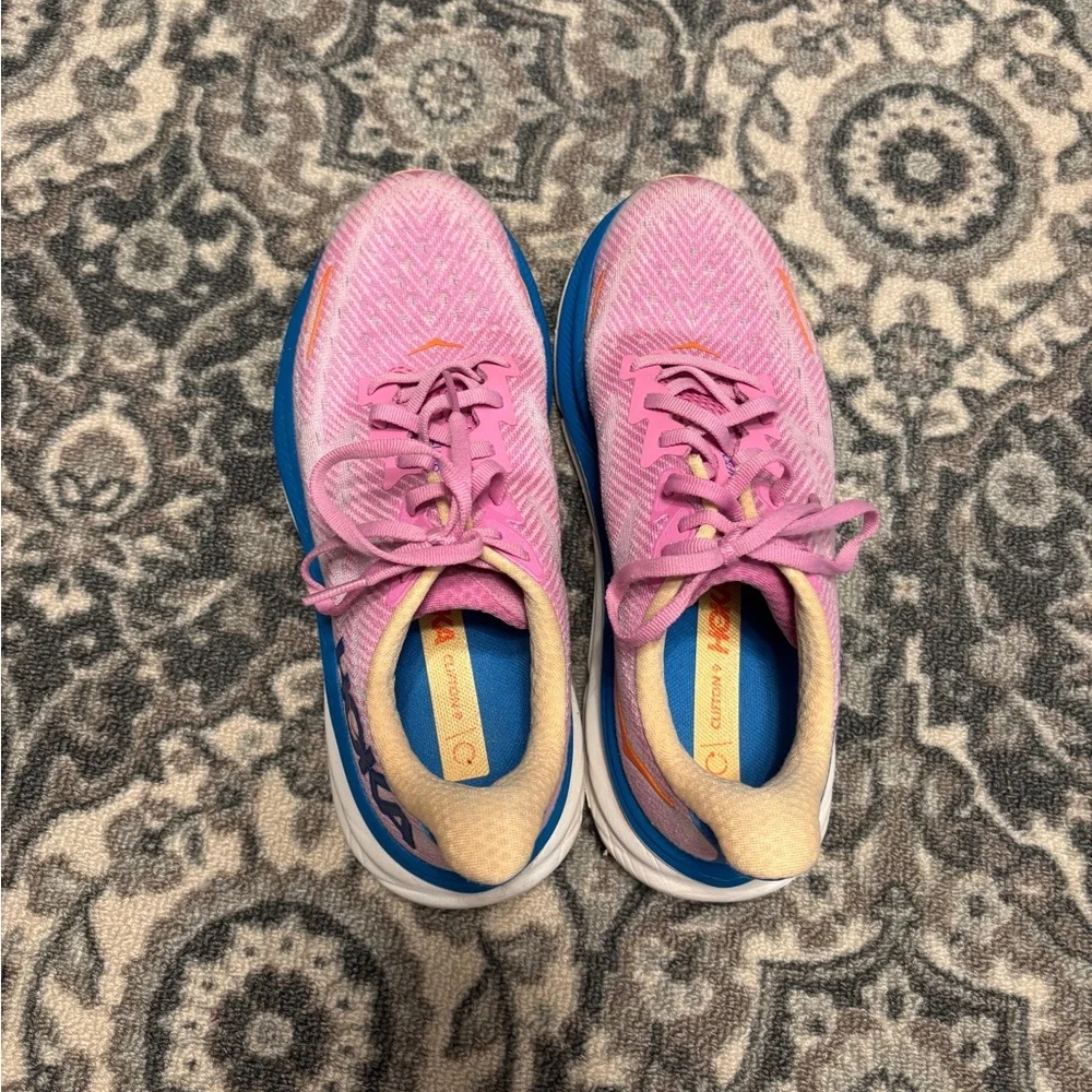 HOKA ONE ONE Clifton 9 Women's Running Shoes Cyclamen / Sweet Lilac - Picture 2 of 5